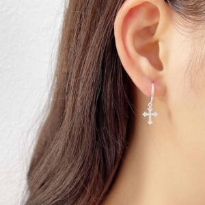 Donnatella - Øreringe sølv med kors