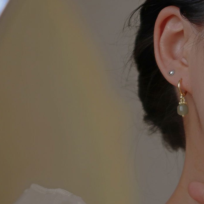 Donnatella øreringe forgyldt hoops med grøn agat